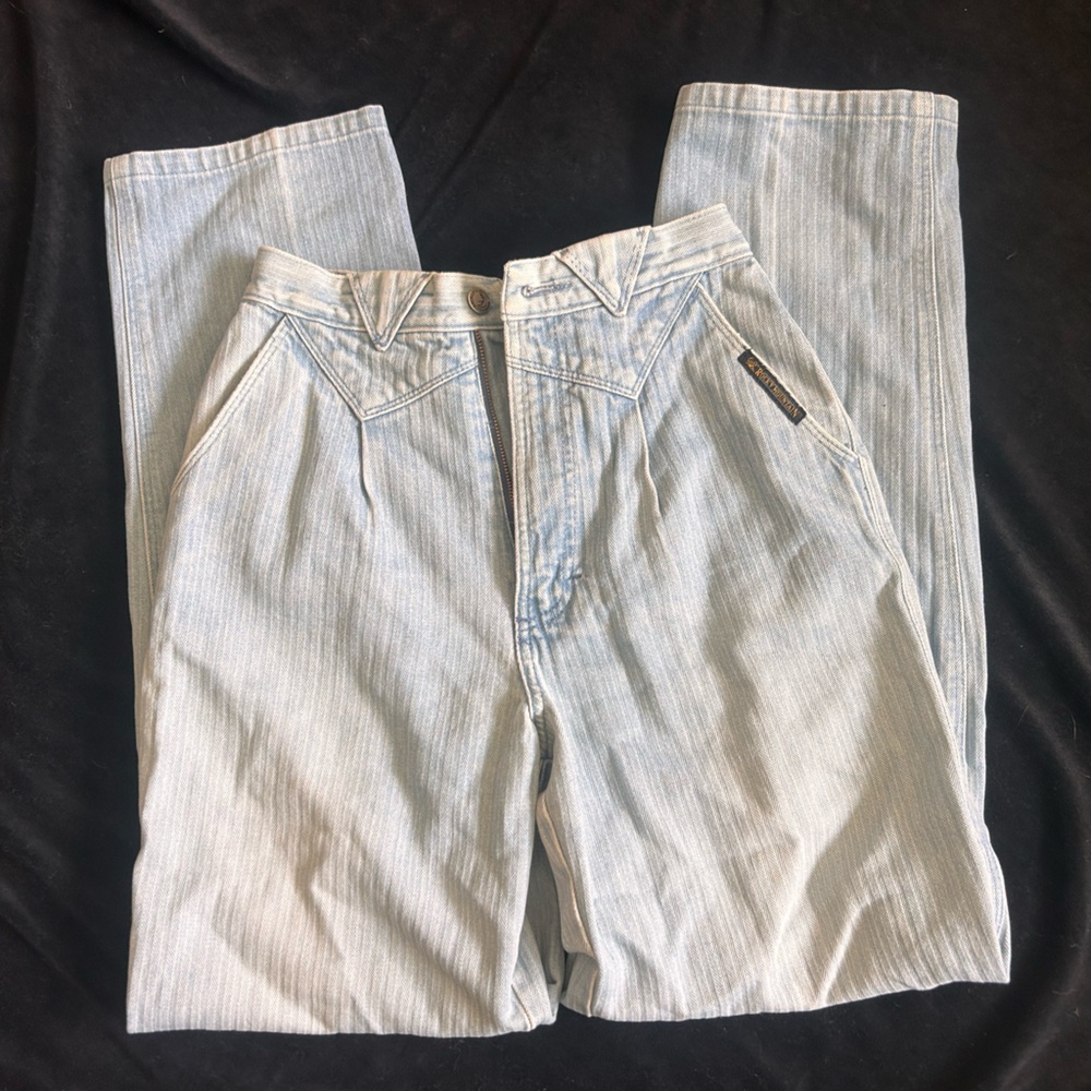 Light Wash Denim Capri Jeans